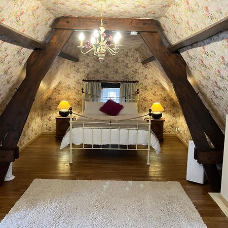 Le Petit Chateau - Adults Only Property Le Bugue Exterior foto